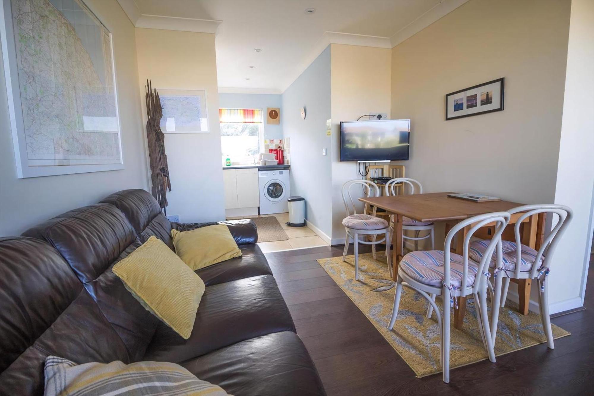 Chalet For Hire At Rainbows End Near A Beautiful Norfolk Beach Ref 31039R Bacton  Esterno foto