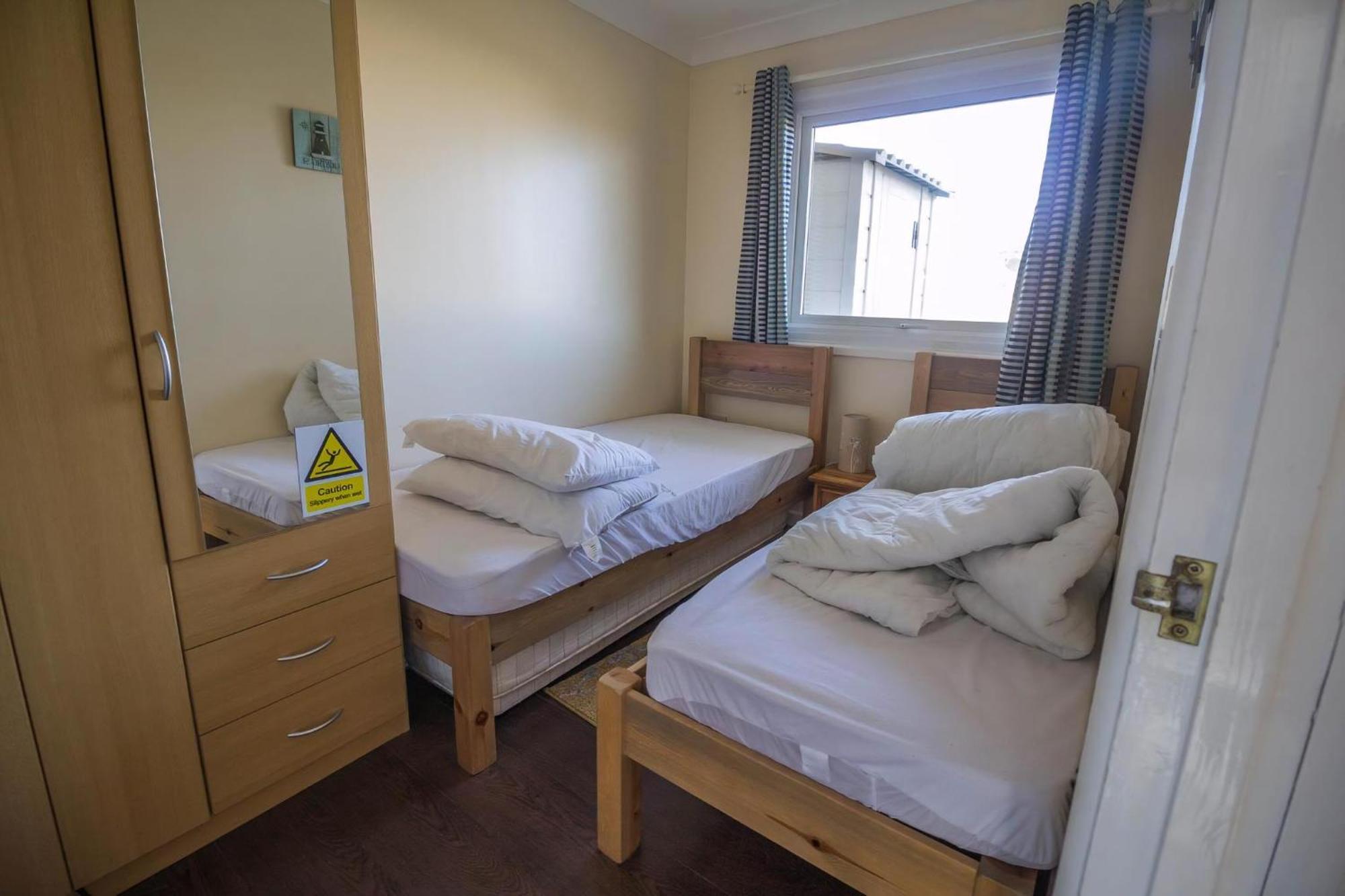 Chalet For Hire At Rainbows End Near A Beautiful Norfolk Beach Ref 31039R Bacton  Esterno foto